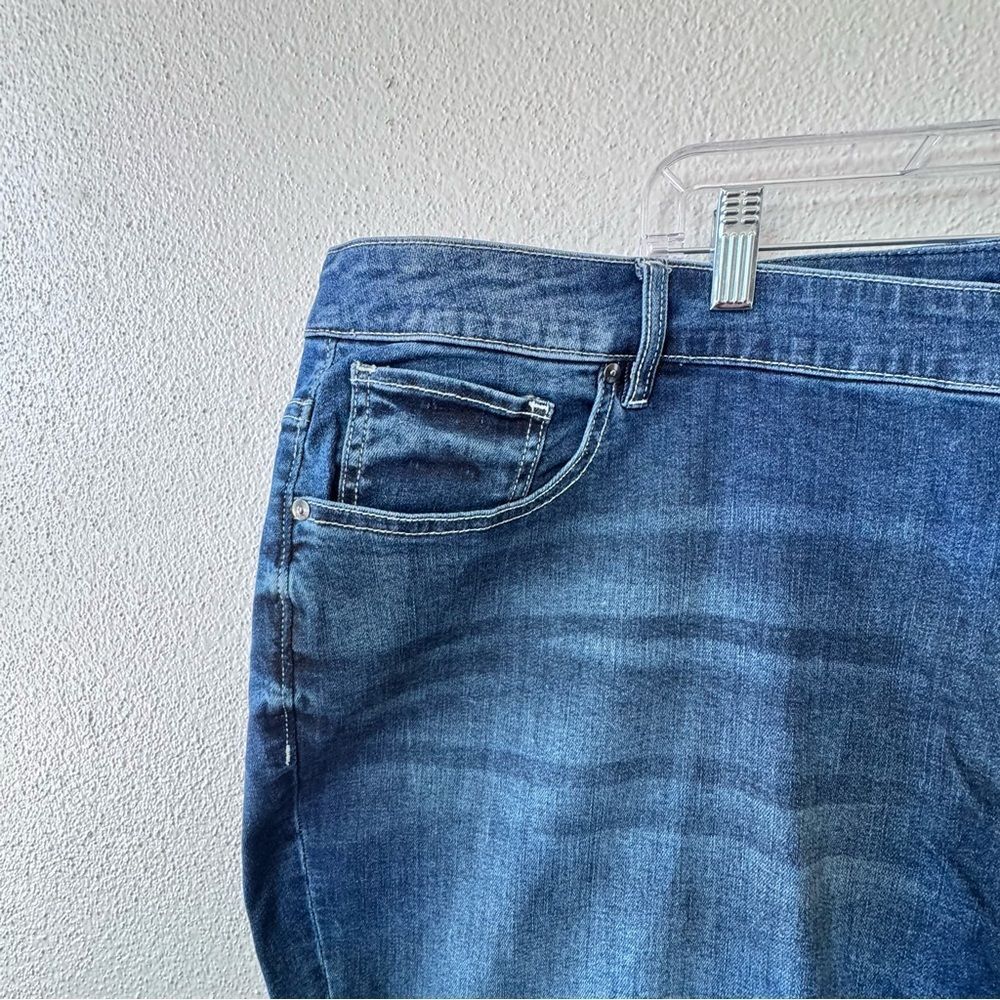 Lane Bryant Mid-Rise Jeans Girlfriend Crop Floral Embroidered Denim SZ 28 - Picture 9 of 13